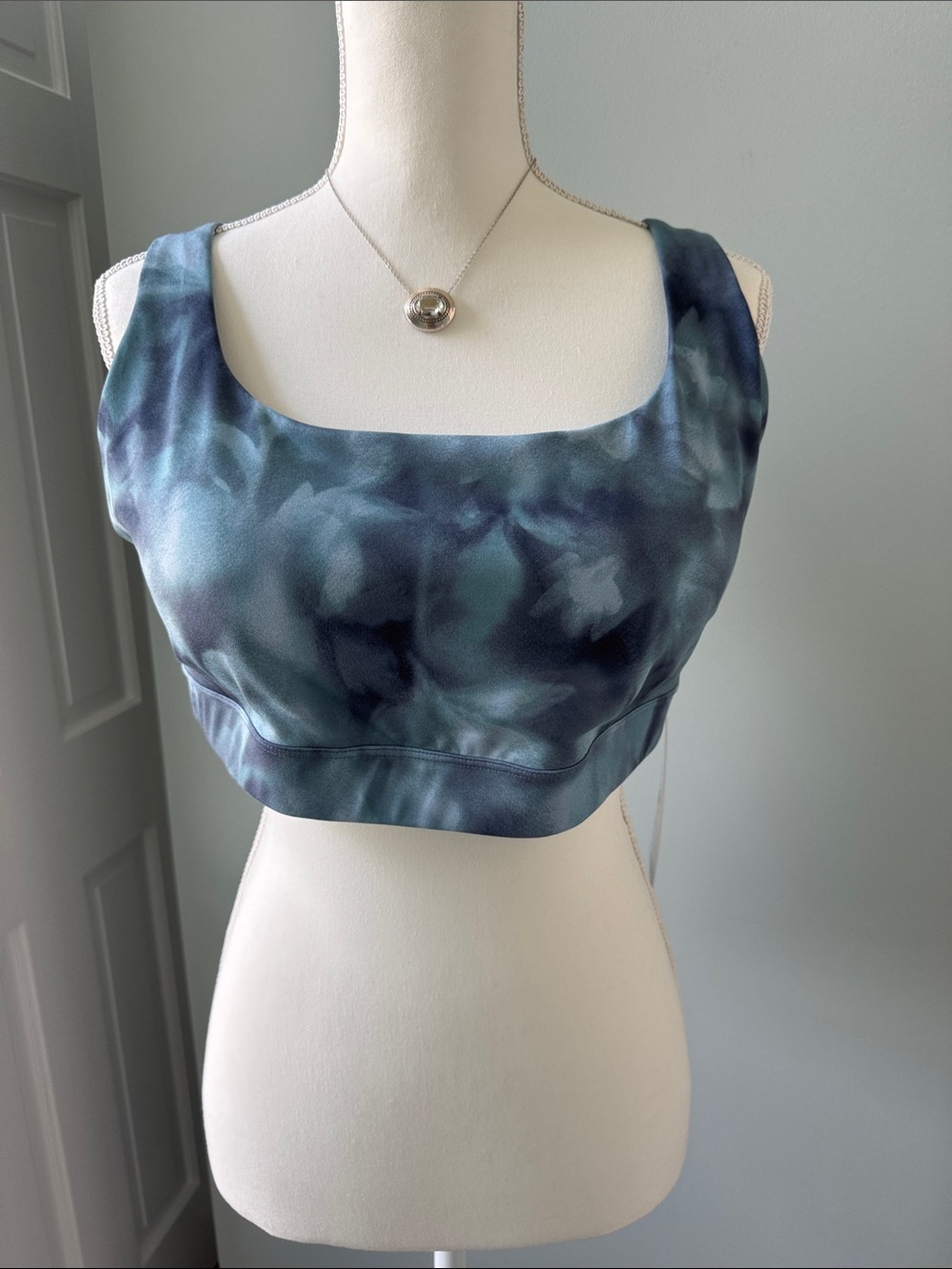 Athleta Blue-Gray Floral Scoop Neck Sports Bra size 1X